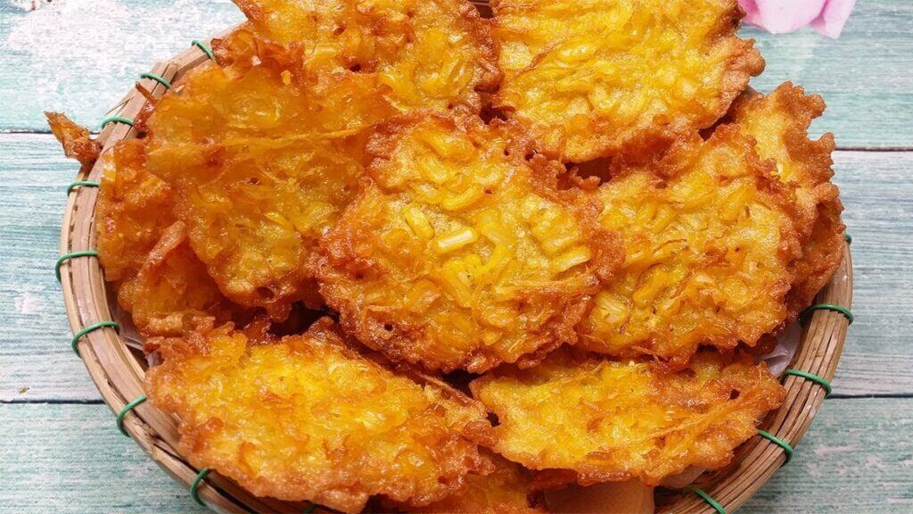 cách làm bánh bắp chiên giòn