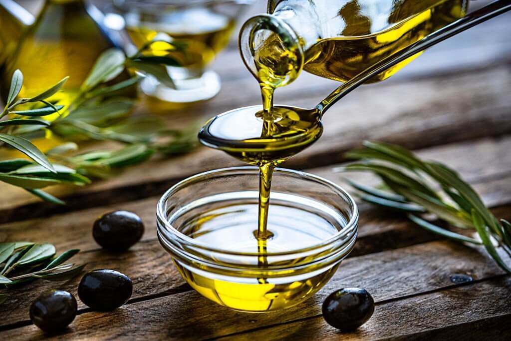 Mẹ bầu ốm nghén nên ăn gì để mẹ lẫn bé cùng khỏe? 38 dầu ô-liu