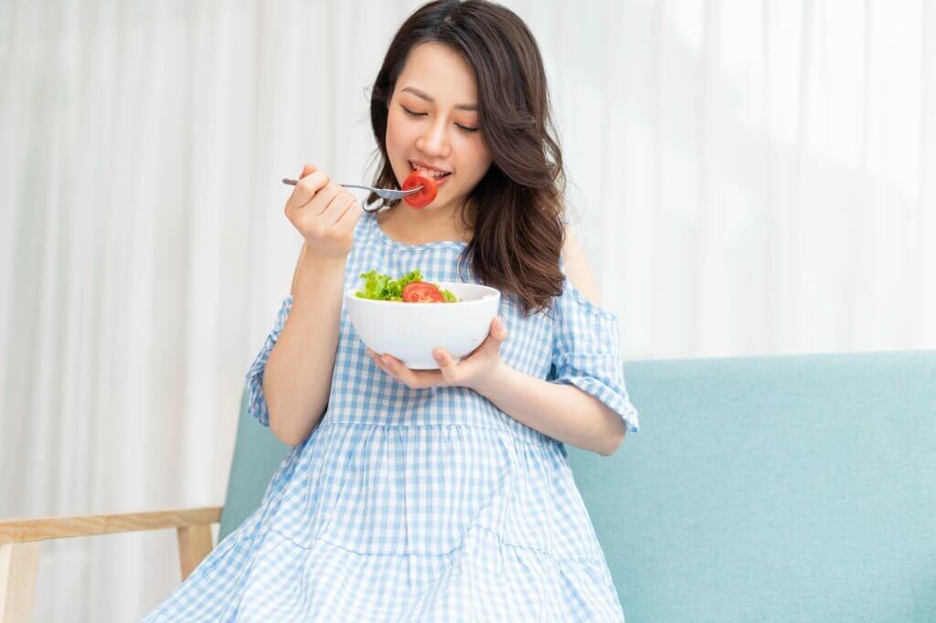 Mẹ bầu ốm nghén nên ăn gì để mẹ lẫn bé cùng khỏe? 39 Ốm nghén nên ăn gì