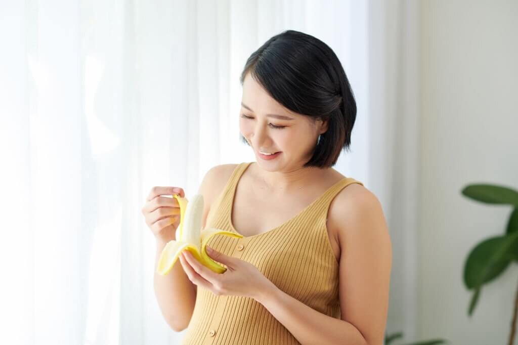Mẹ bầu ốm nghén nên ăn gì để mẹ lẫn bé cùng khỏe? 40 dinh dưỡng cho bà bầu