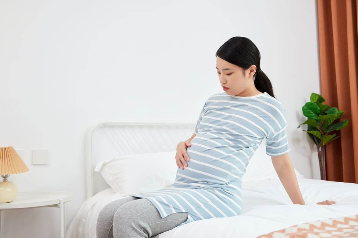 cách cạo lông vùng kín trước khi sinh
