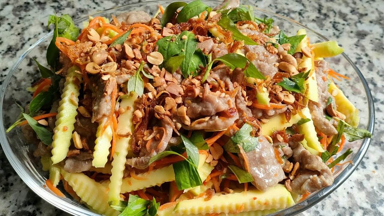 Gỏi bắp bò xoài xanh