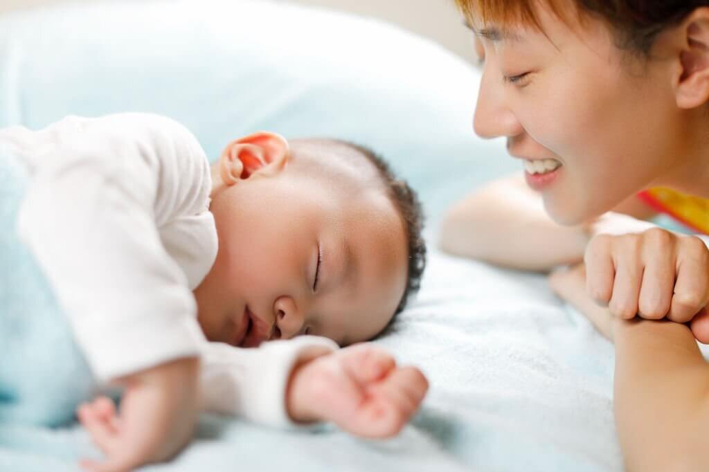 Có nên nằm than sau sinh không Có nên nằm than sau sinh không