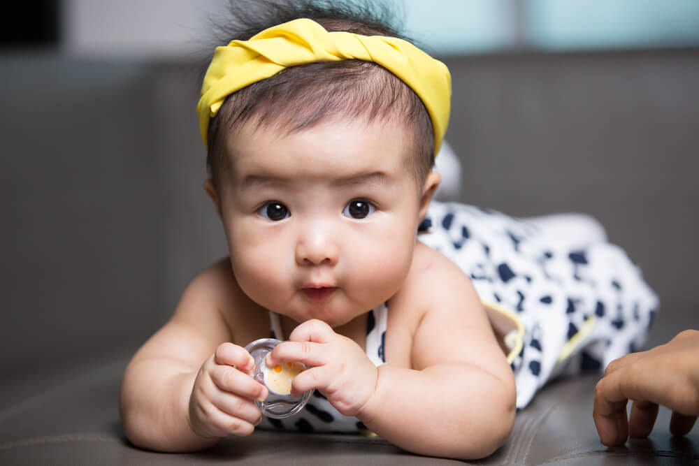 trẻ 5 tháng tuổi