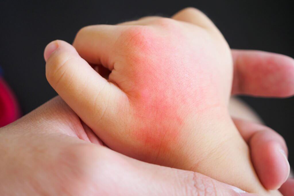 nguy cơ khi xin sữa mẹ cho con uống