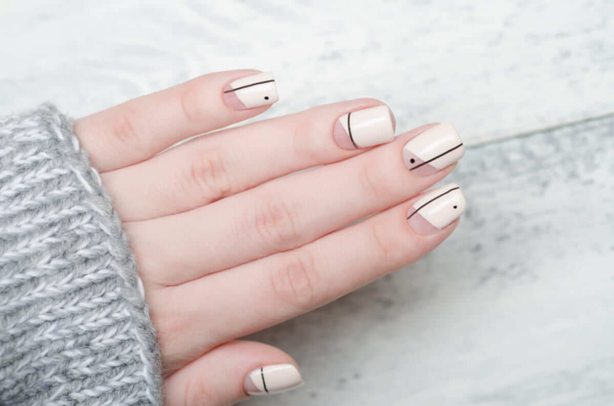 Mẫu nail kẻ sọc Mẫu nail kẻ sọc