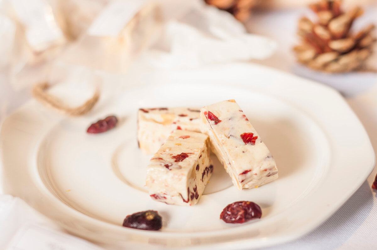 Cách làm kẹo nougat dâu Cách làm kẹo nougat dâu