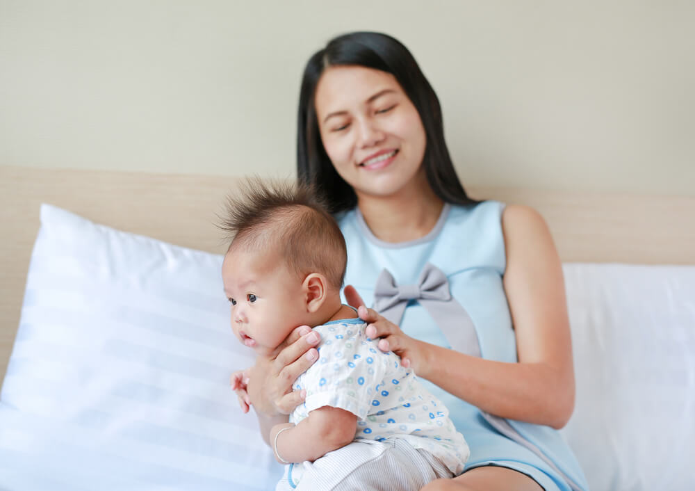 cách vỗ ợ hơi cho trẻ sơ sinh cách vỗ ợ hơi cho trẻ sơ sinh