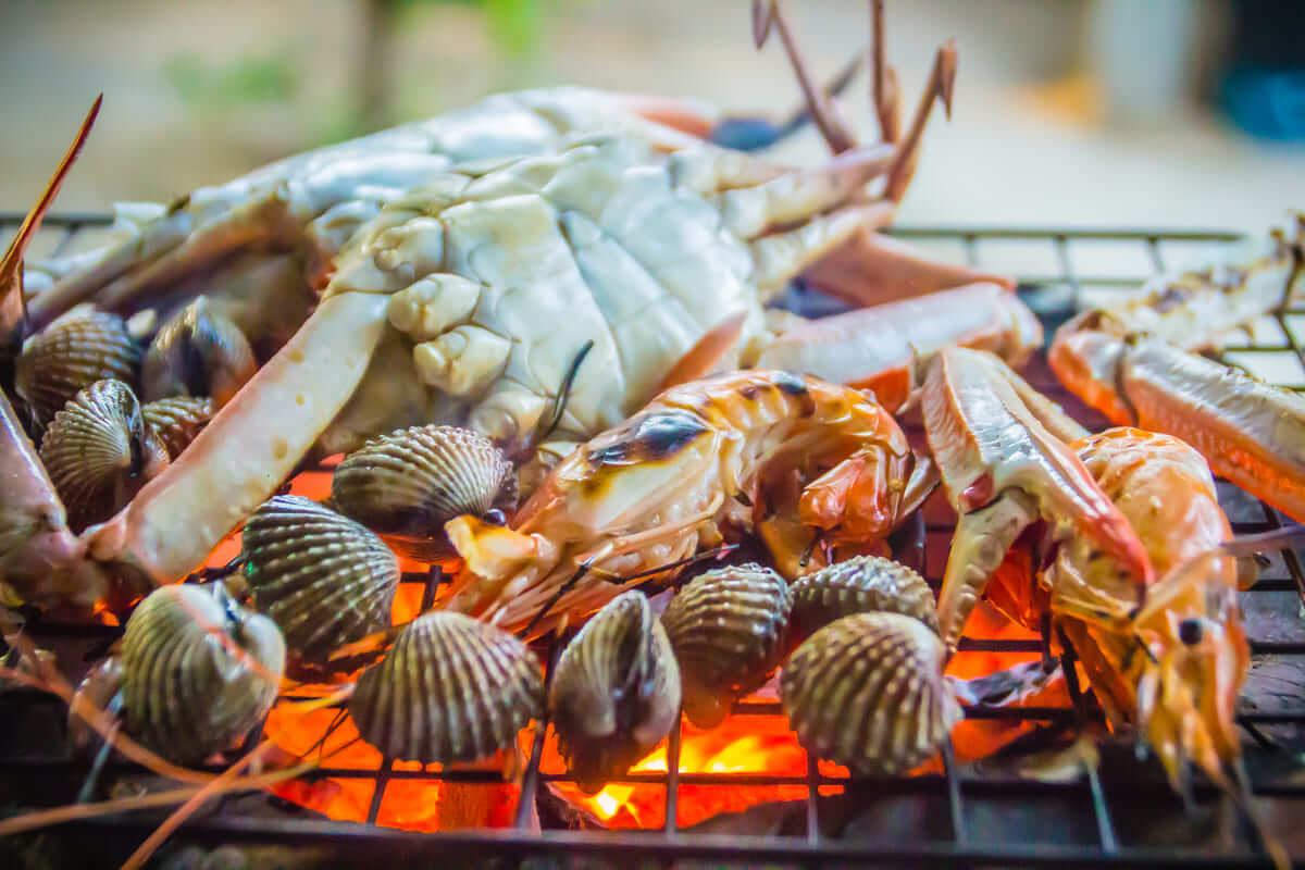 khám phá ẩm khi đi du lịch biển