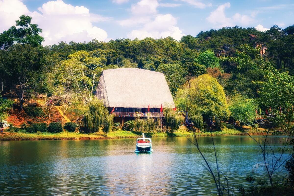 Du lịch sinh thái Măng Đen