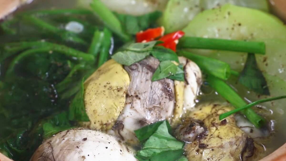 Vịt lộn um bầu rau mồng tơi Vịt lộn um bầu rau mồng tơi