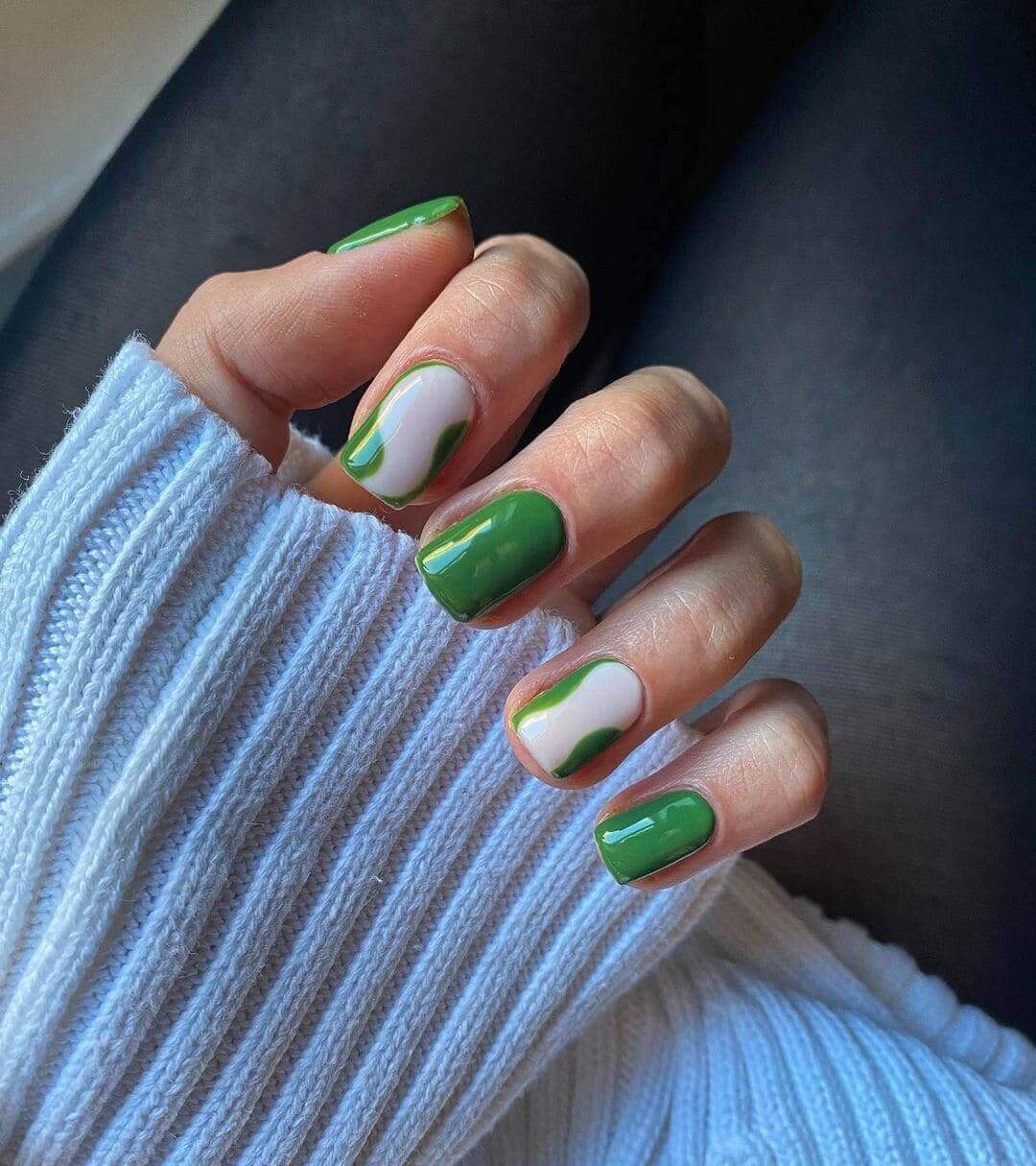 Mẫu nail với họa tiết lượn sóng Mẫu nail với họa tiết lượn sóng