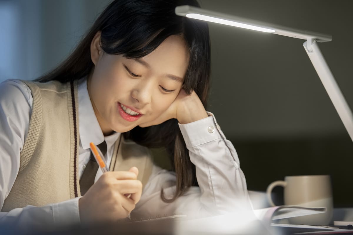Tâm lý con gái tuổi 15 dễ bị tác động từ môi trường xung quanh Tâm lý con gái 15 tuổi