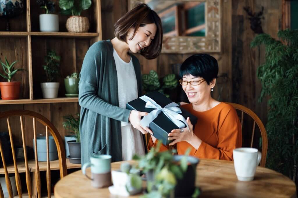 Nên làm gì với tiền tiết kiệm Nên làm gì với tiền tiết kiệm
