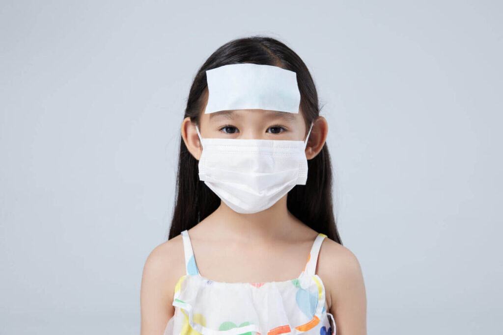 trẻ bị nhiễm siêu vi
