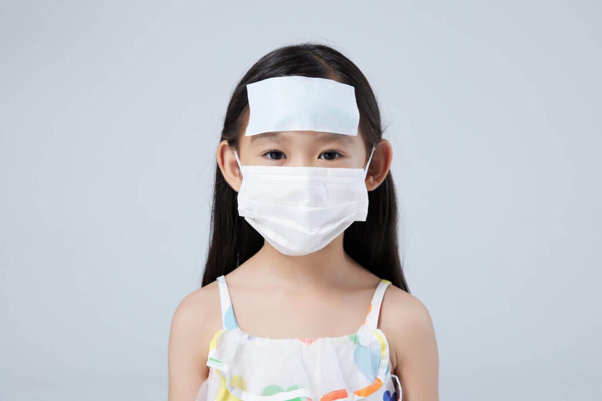 trẻ bị nhiễm siêu vi