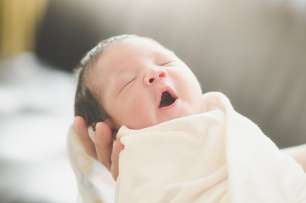 khi nào cổ bé cứng cáp
