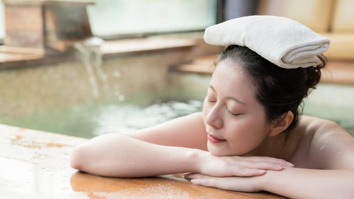 tắm onsen là bí quyết dưỡng da của người Nhật tắm onsen là bí quyết dưỡng da của người Nhật