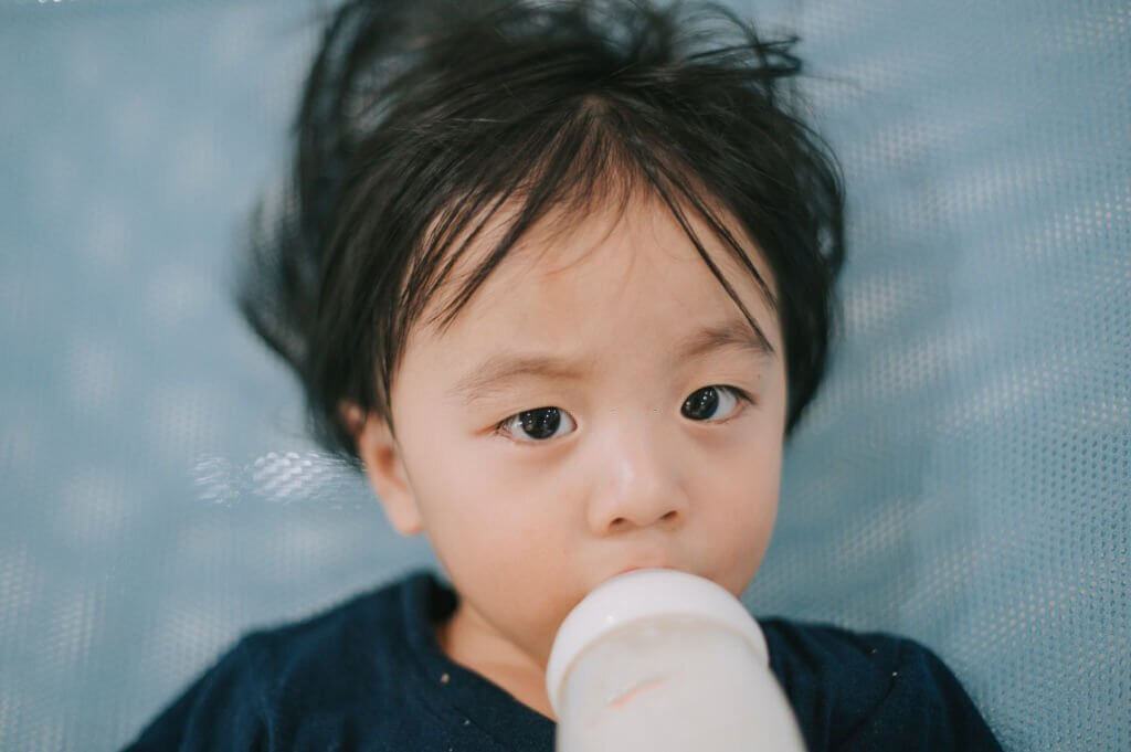 Cho trẻ uống sữa đúng cách Cho trẻ uống sữa đúng cách