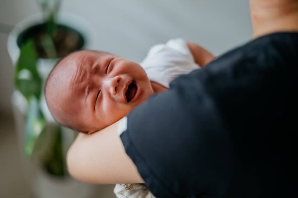 Cho trẻ sơ sinh uống sữa đúng cách Cho trẻ sơ sinh uống sữa đúng cách
