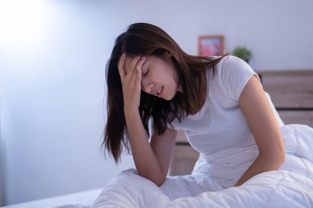 Bị đau đầu do thay đổi thời tiết có nguy hiểm không
