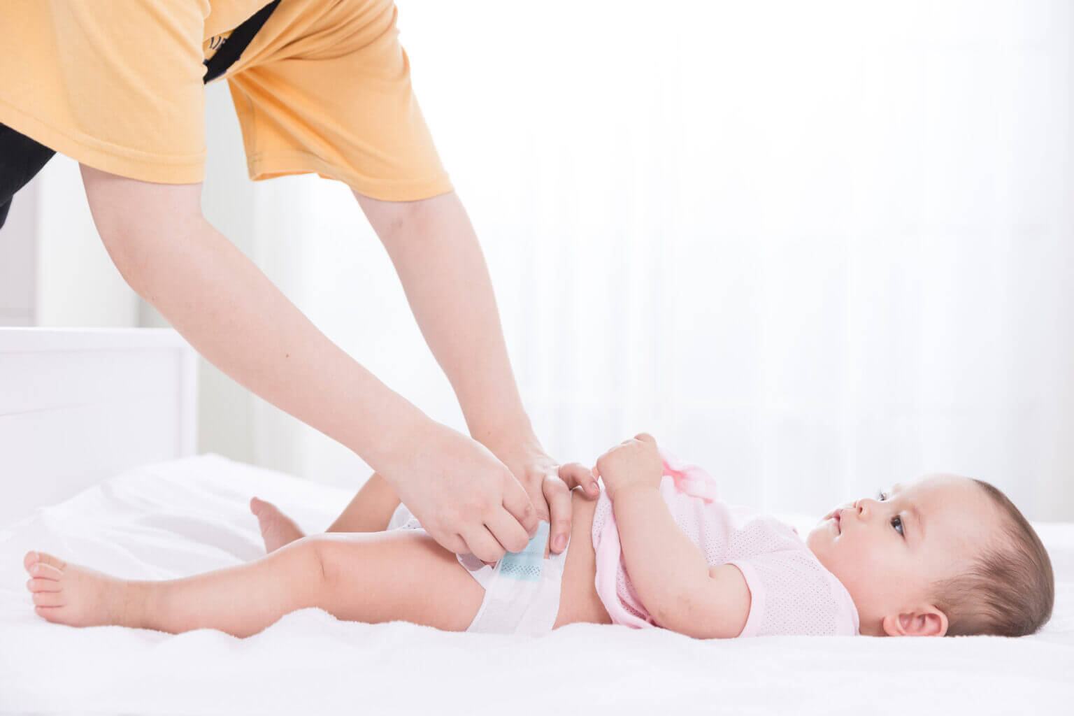 Hướng dẫn thay tã dùng một lần Hướng dẫn thay tã dùng một lần