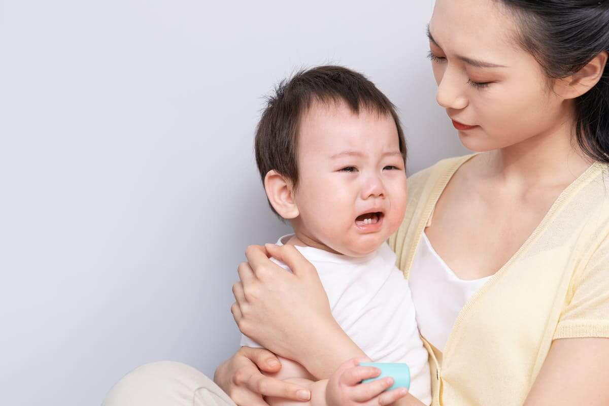 Nguyên nhân khóc lặng ở trẻ Nguyên nhân khóc lặng ở trẻ
