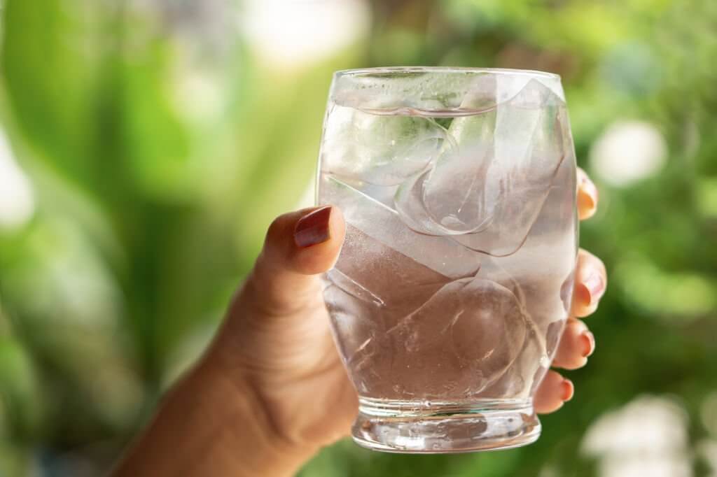 sau sinh bao lâu được uống nước đá sau sinh bao lâu được uống nước đá