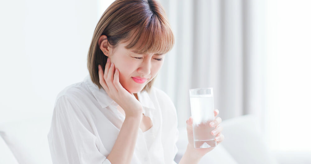 sau sinh bao lâu được uống nước đá
