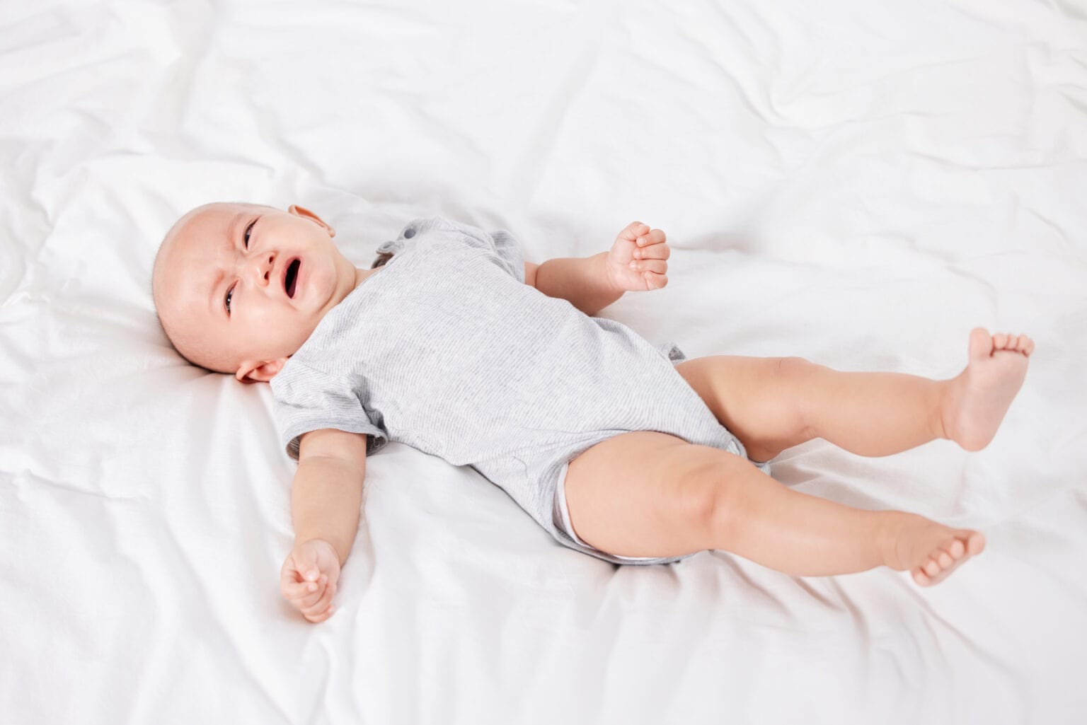 Vì sao trẻ hay giật mình khi ngủ Vì sao trẻ hay giật mình khi ngủ