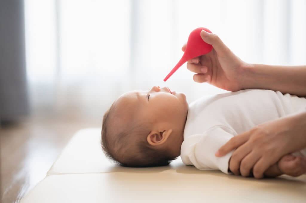 làm gì khi trẻ sơ sinh viêm đường hô hấp trên