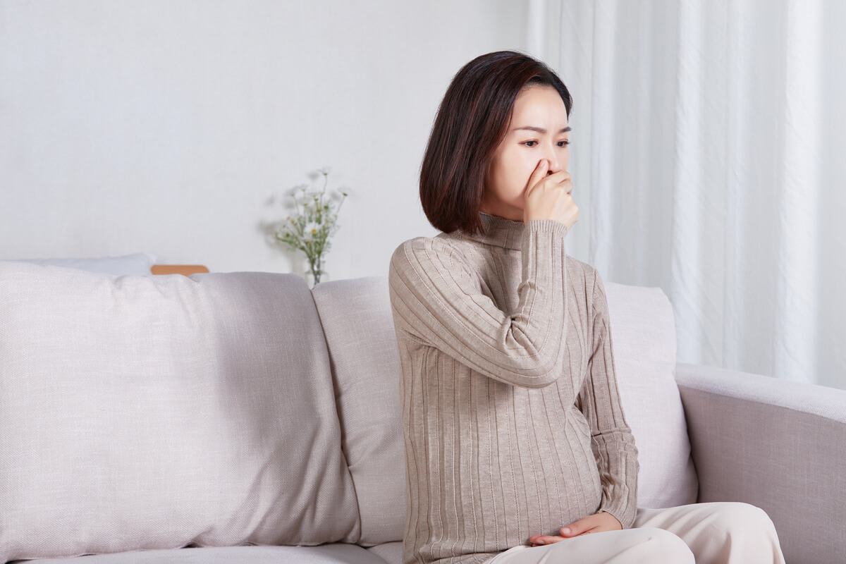 Nguyên nhân bà bầu đau bụng trên gần ức Nguyên nhân bà bầu đau bụng trên gần ức