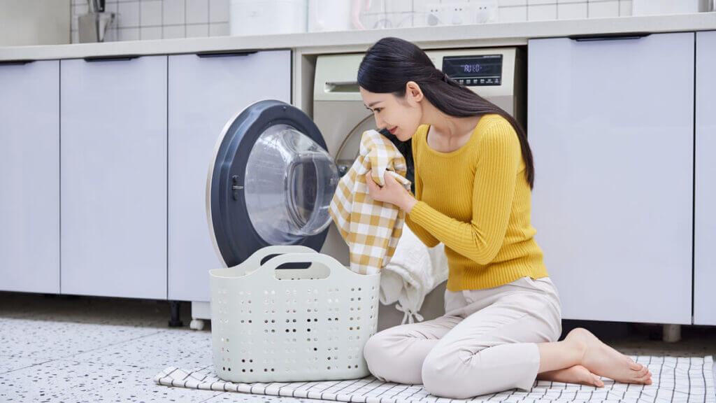 cách giặt quần áo thơm lâu nhiều ngày