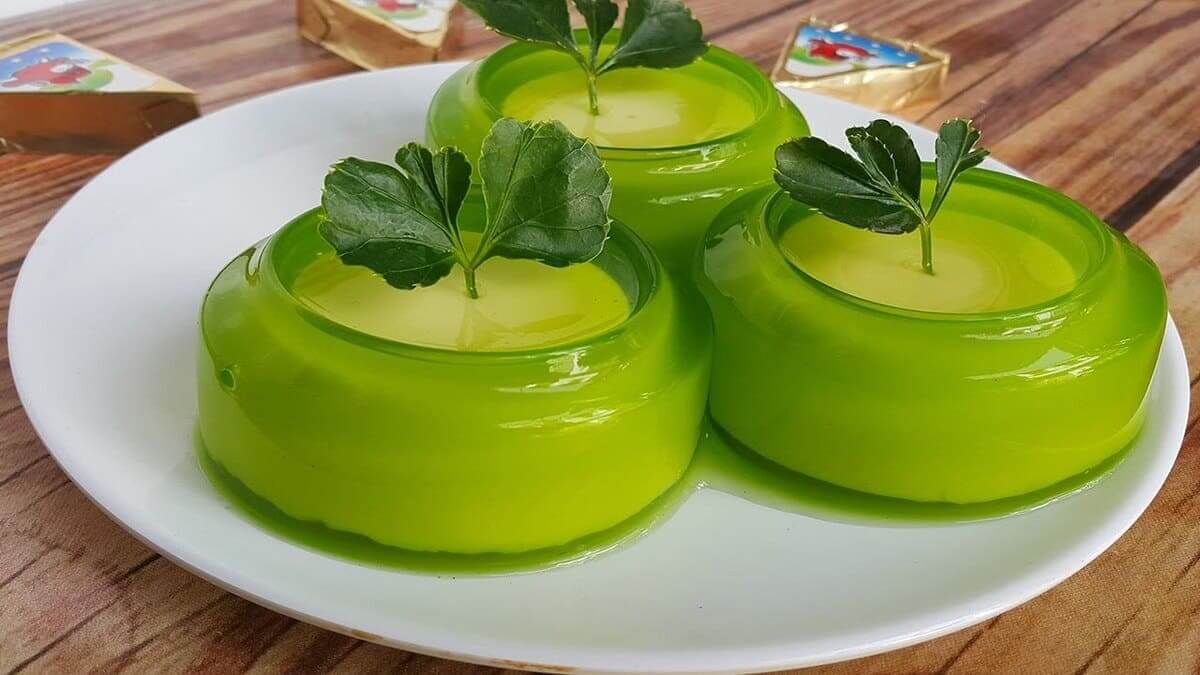 Cách làm rau câu flan lá dứa xanh biếc Cách làm rau câu flan lá dứa