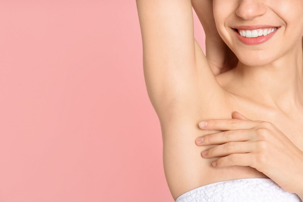 Cách trị thâm nách để nàng tha hồ tự tin diện áo sát cánh mùa hè 37 cách trị thâm nách