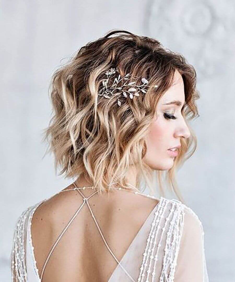 Mẫu tóc cô dâu thịnh hành 9