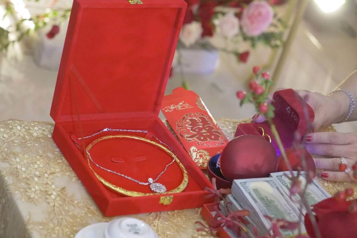 mẹ chồng đòi giữ của hồi môn