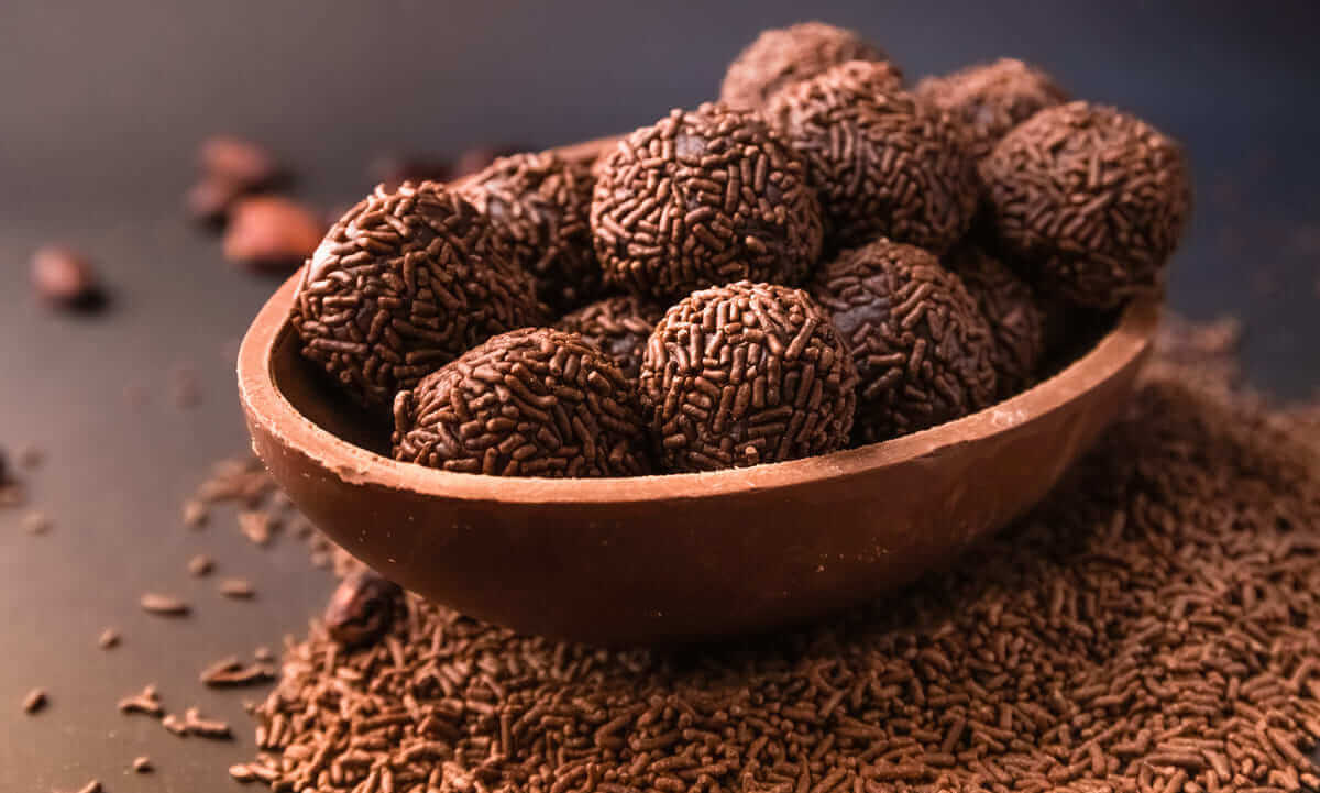 Món tráng miệng châu âu - Brigadeiros Món tráng miệng châu âu - Brigadeiros