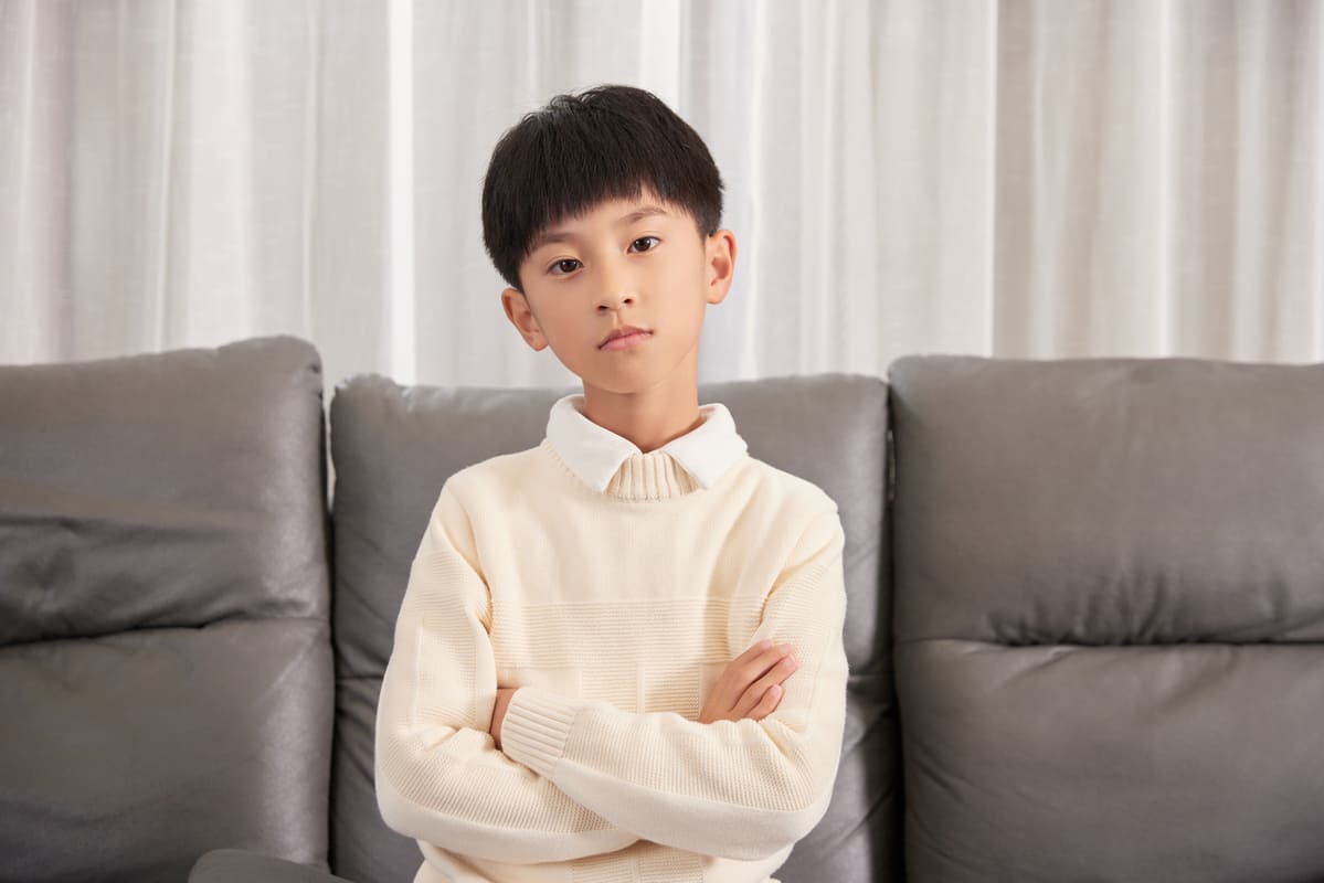 Dấu hiệu trẻ đang hút thuốc lá