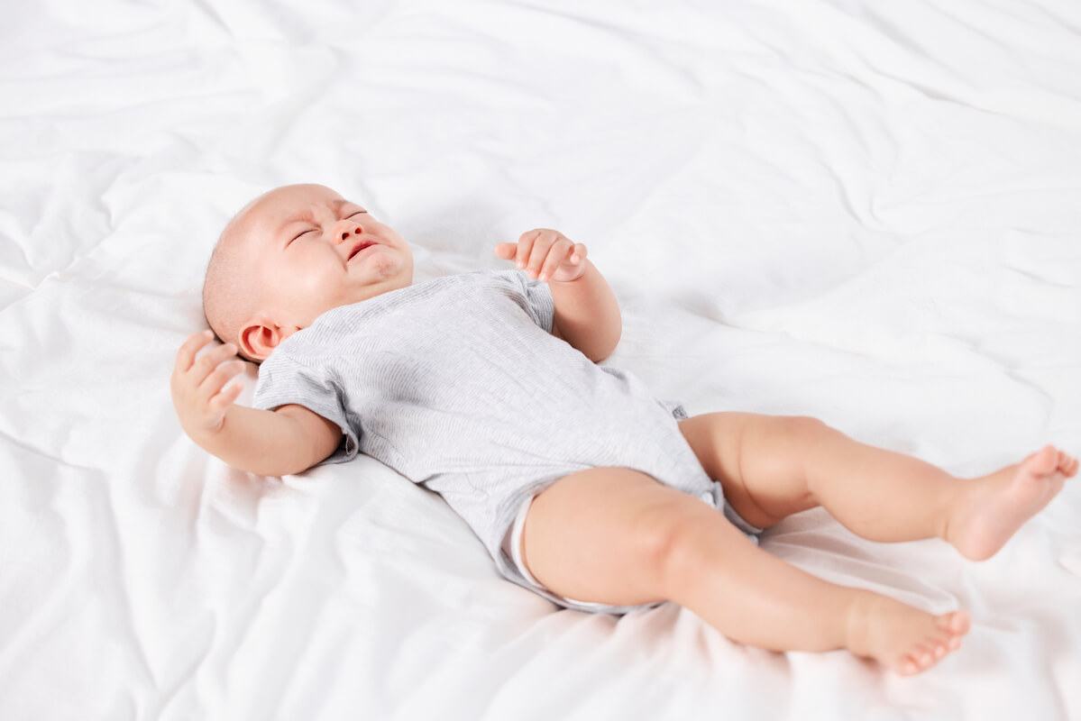 trẻ sơ sinh hay vặn mình trẻ sơ sinh hay vặn mình