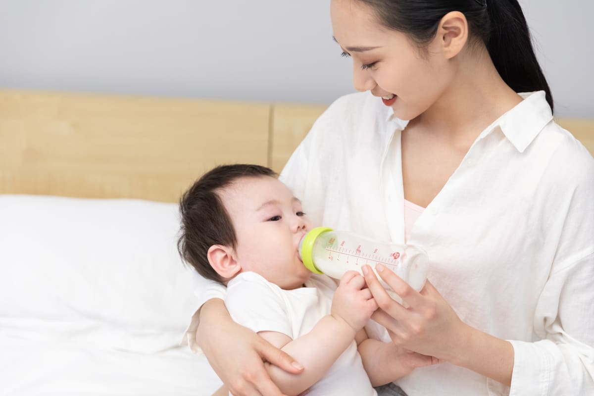 trẻ sơ sinh không tăng cân