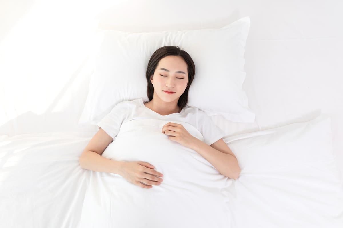 tư thế ngủ cho người thiếu máu não