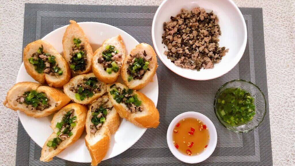 cách làm bánh mì hấp mỡ hành