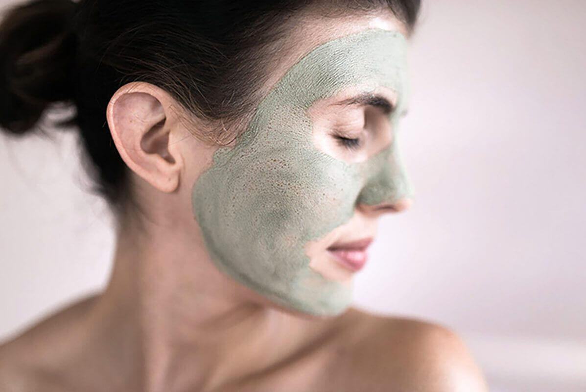 Cách trị mụn ẩn dưới da: Bí quyết sở hữu làn da mịn màng, tự tin đón hè sang 33 biểu hiện mụn ẩn