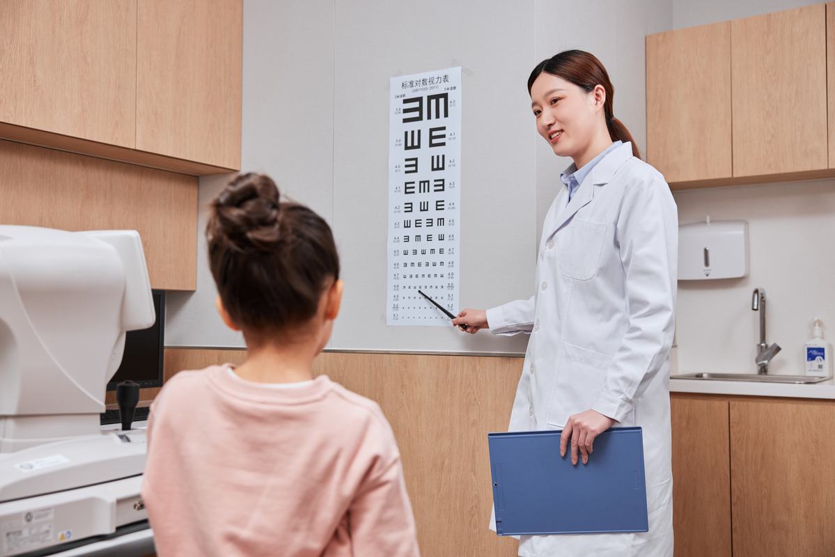 Những điều ba mẹ cần biết về mắt lồi bẩm sinh ở trẻ 33 điều trị mắt lồi bẩm sinh