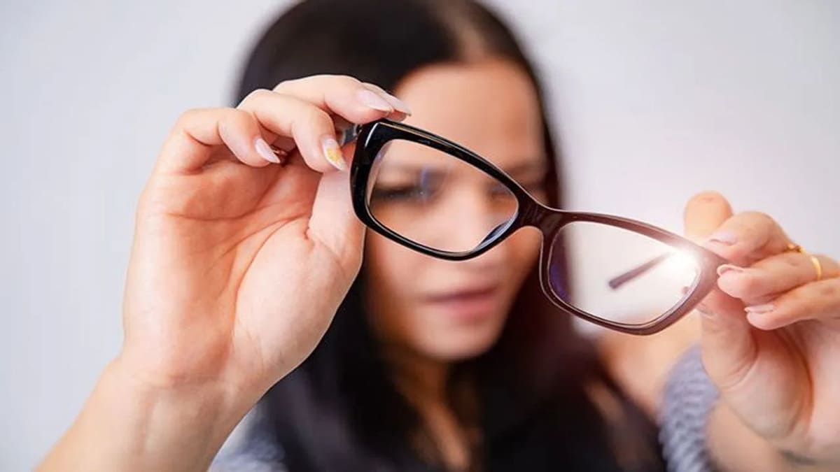 Tại sao mới đeo kính cận bị nhức đầu Tại sao mới đeo kính cận bị nhức đầu