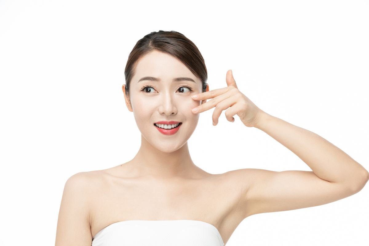 Phụ nữ gò má cao phụ nữ gò má cao