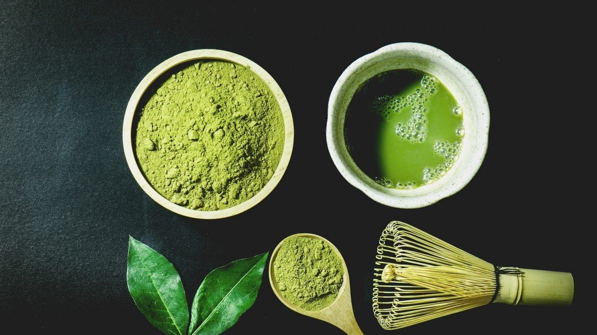 se nhỏ lỗ chân lông mặt với trà xanh se nhỏ lỗ chân lông mặt với trà xanh