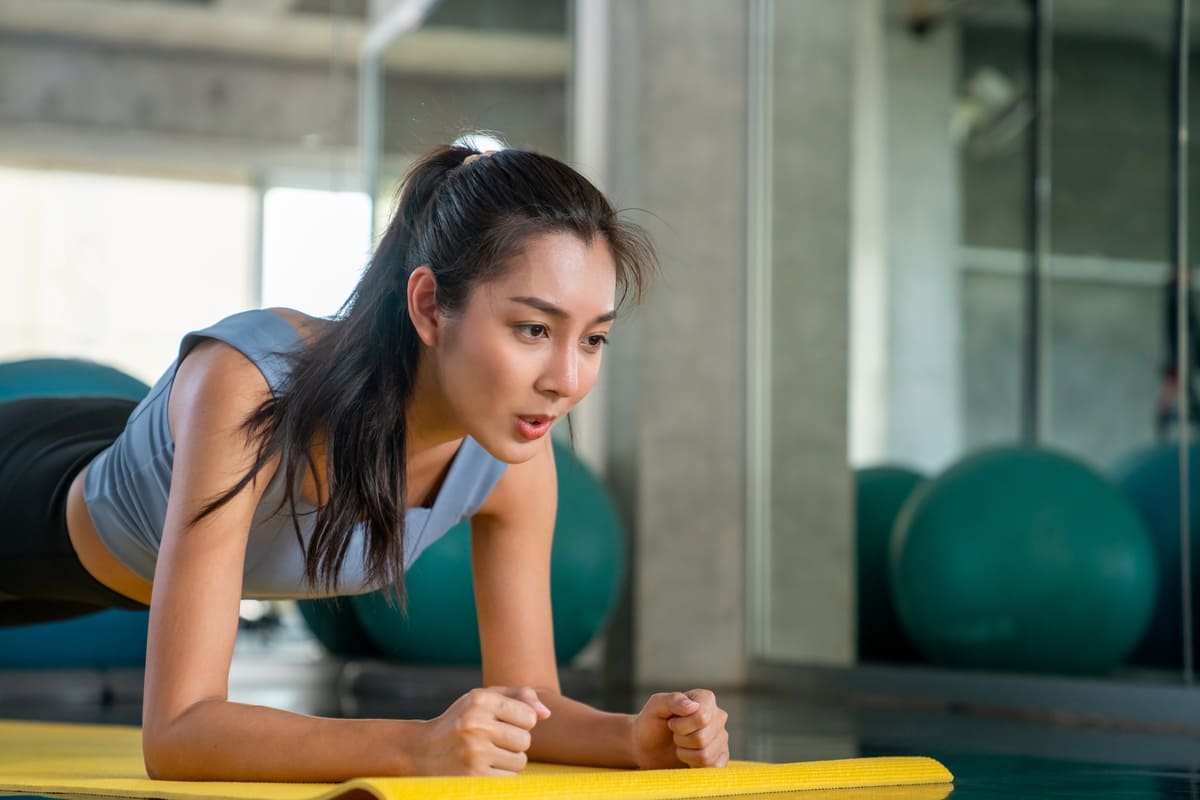 tập plank đúng cách