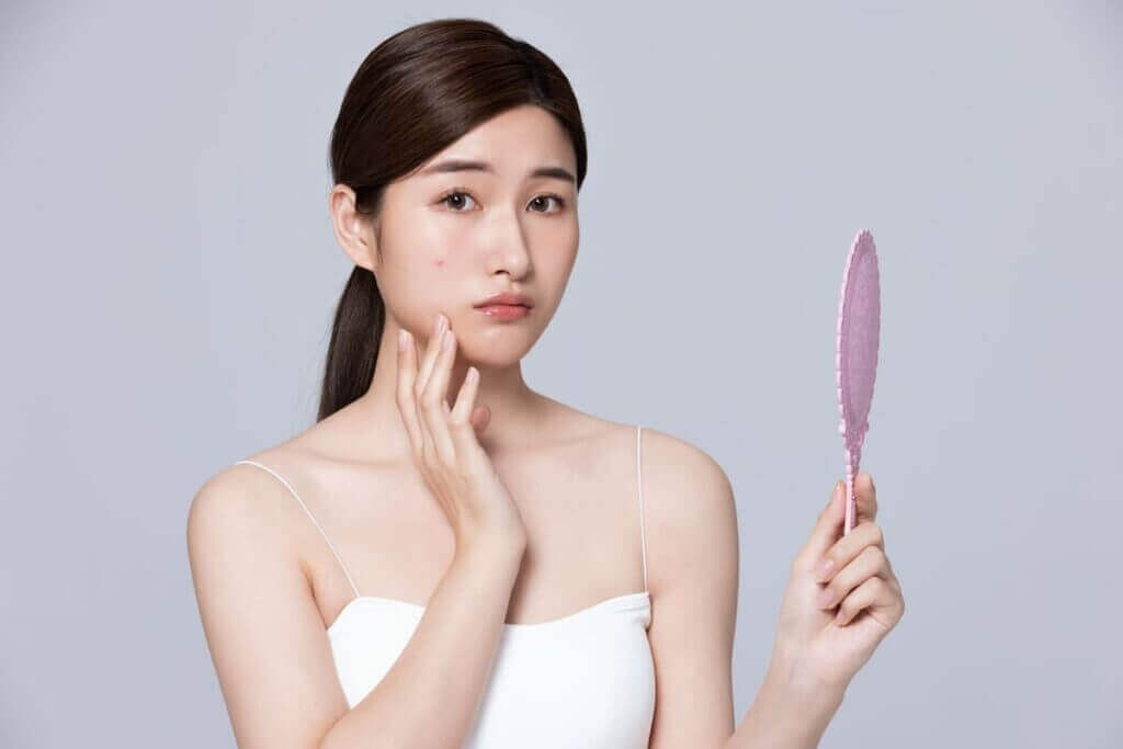 uống gì cho mát gan hết mụn